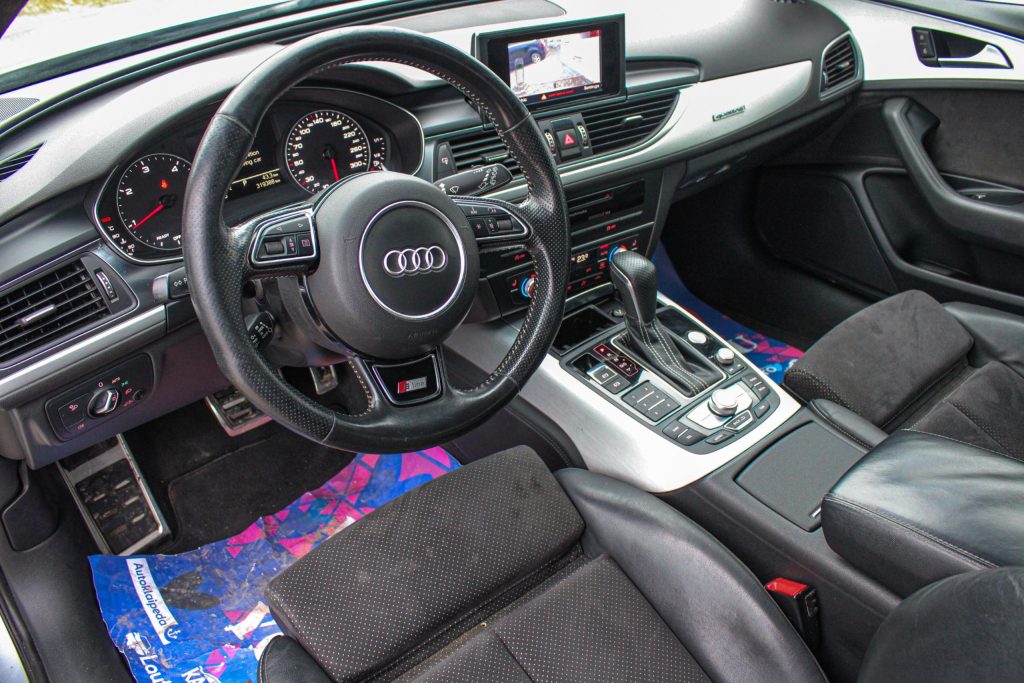 Audi	A6
